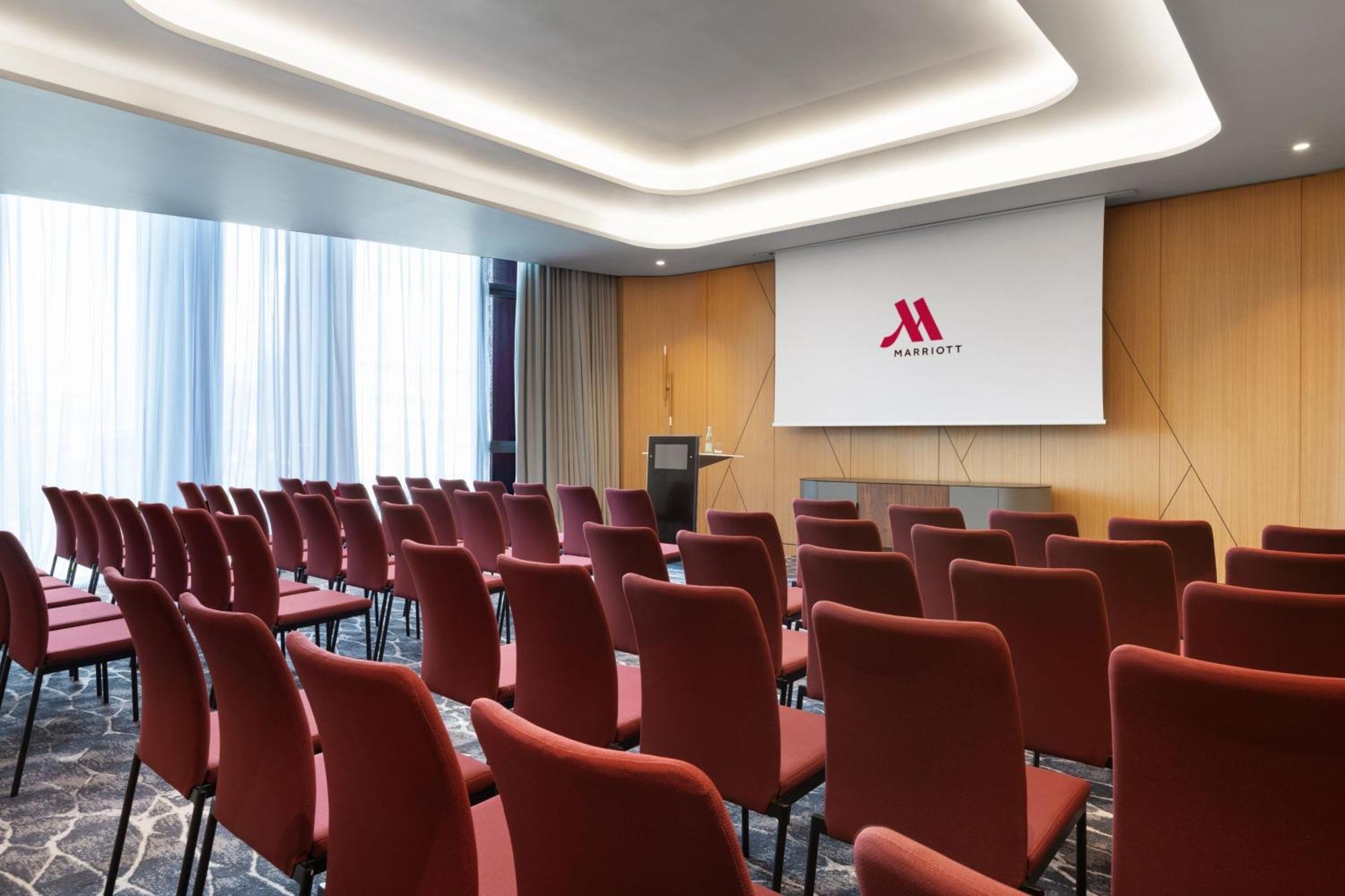 Tirana Marriott Hotel Ngoại thất bức ảnh