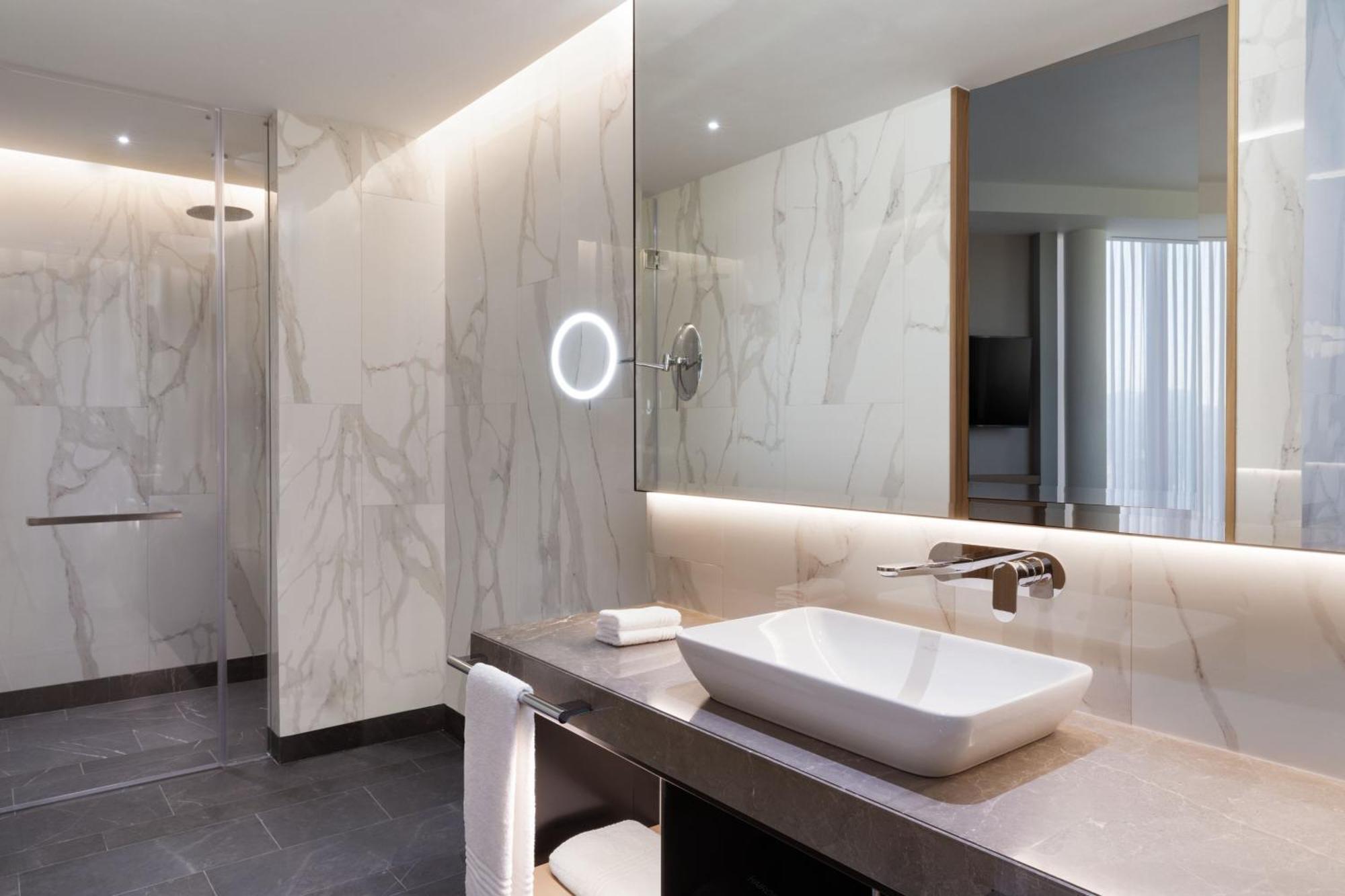 Tirana Marriott Hotel Ngoại thất bức ảnh