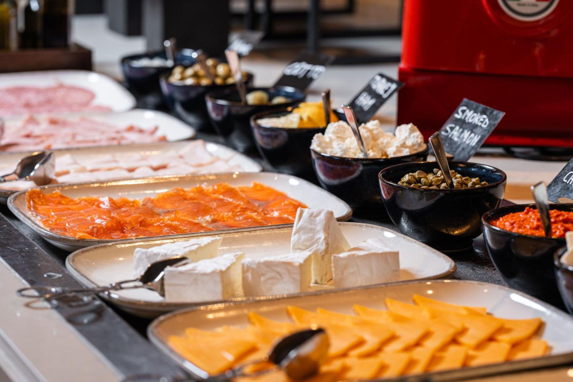 Tirana Marriott Hotel Ngoại thất bức ảnh