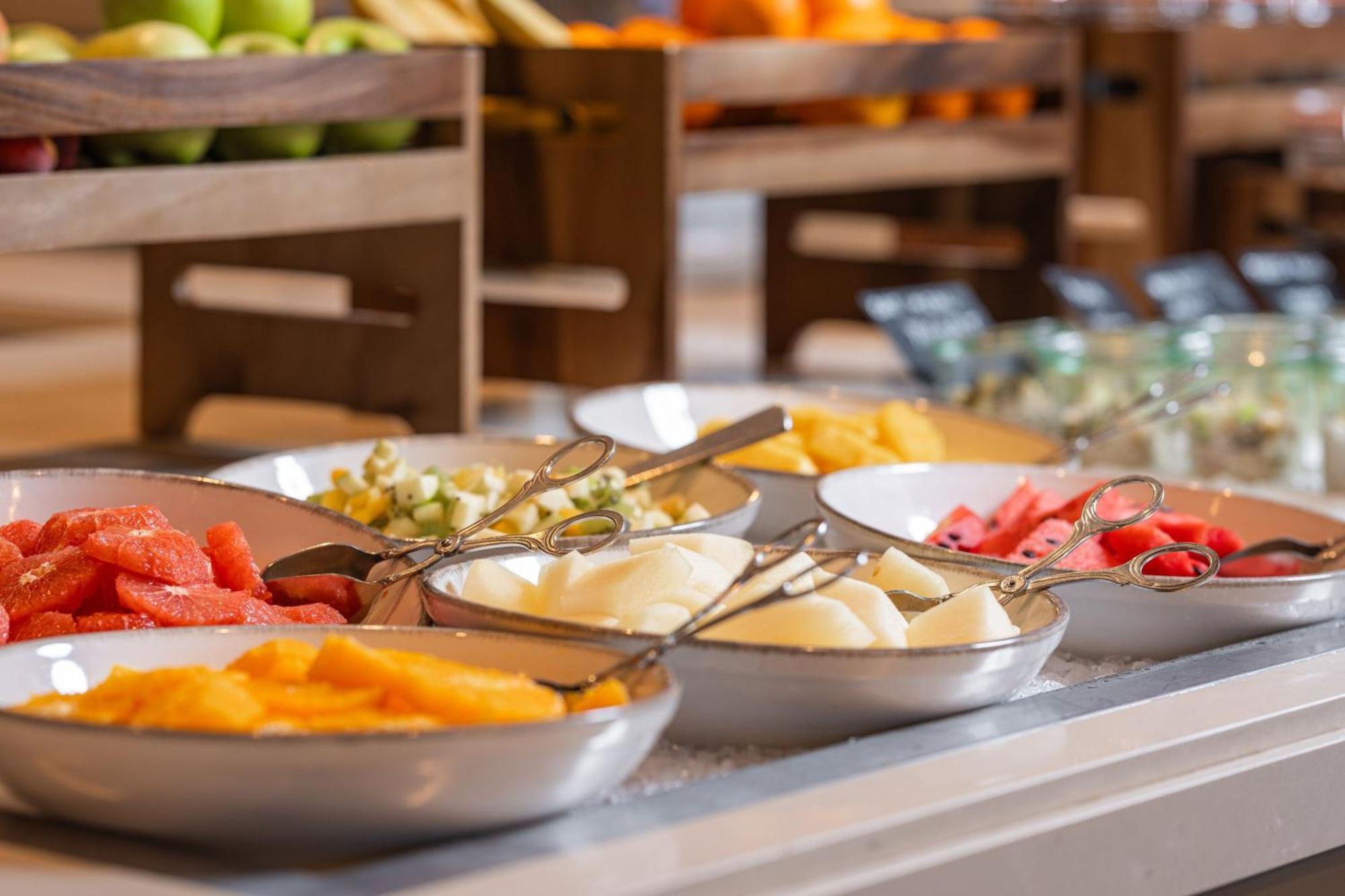 Tirana Marriott Hotel Ngoại thất bức ảnh